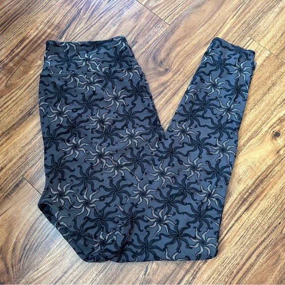 Lularoe leggings - Picture 5 of 7